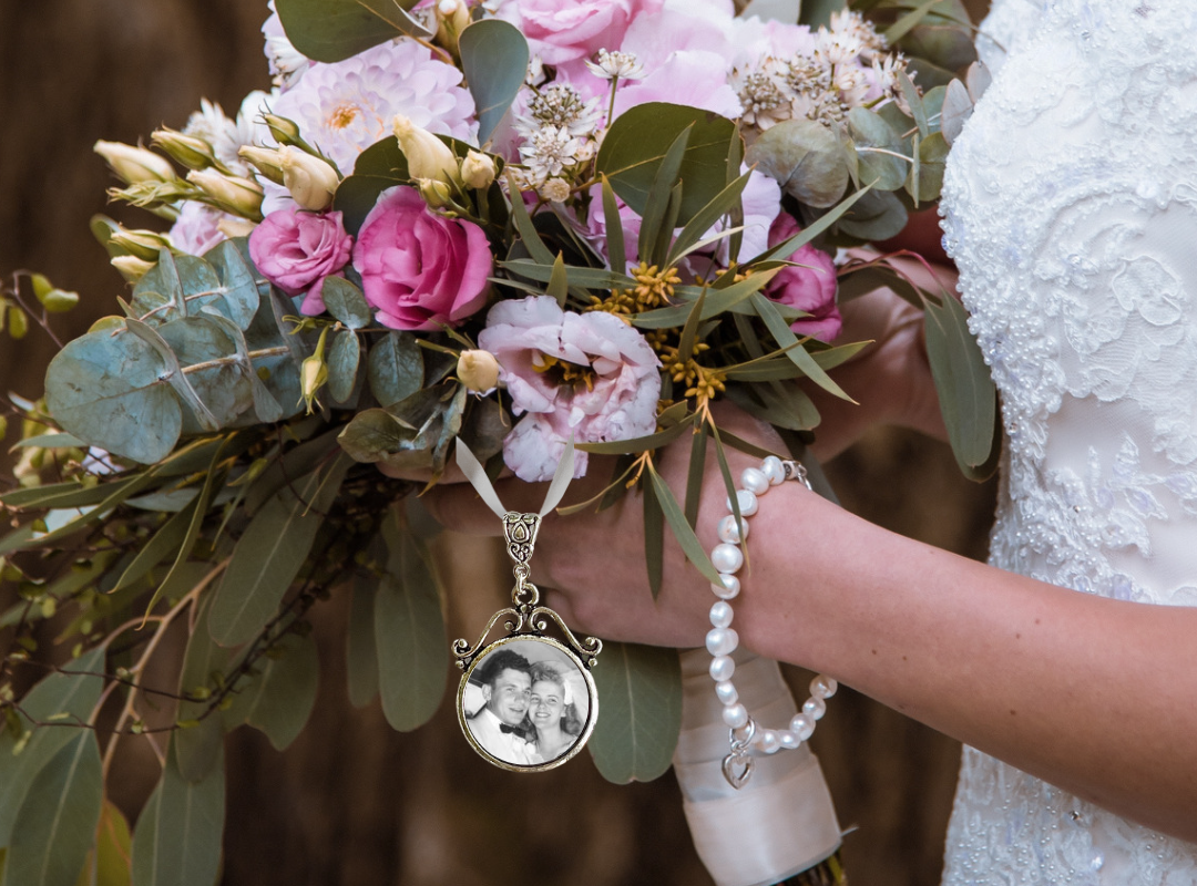 Wrist online bridal bouquet