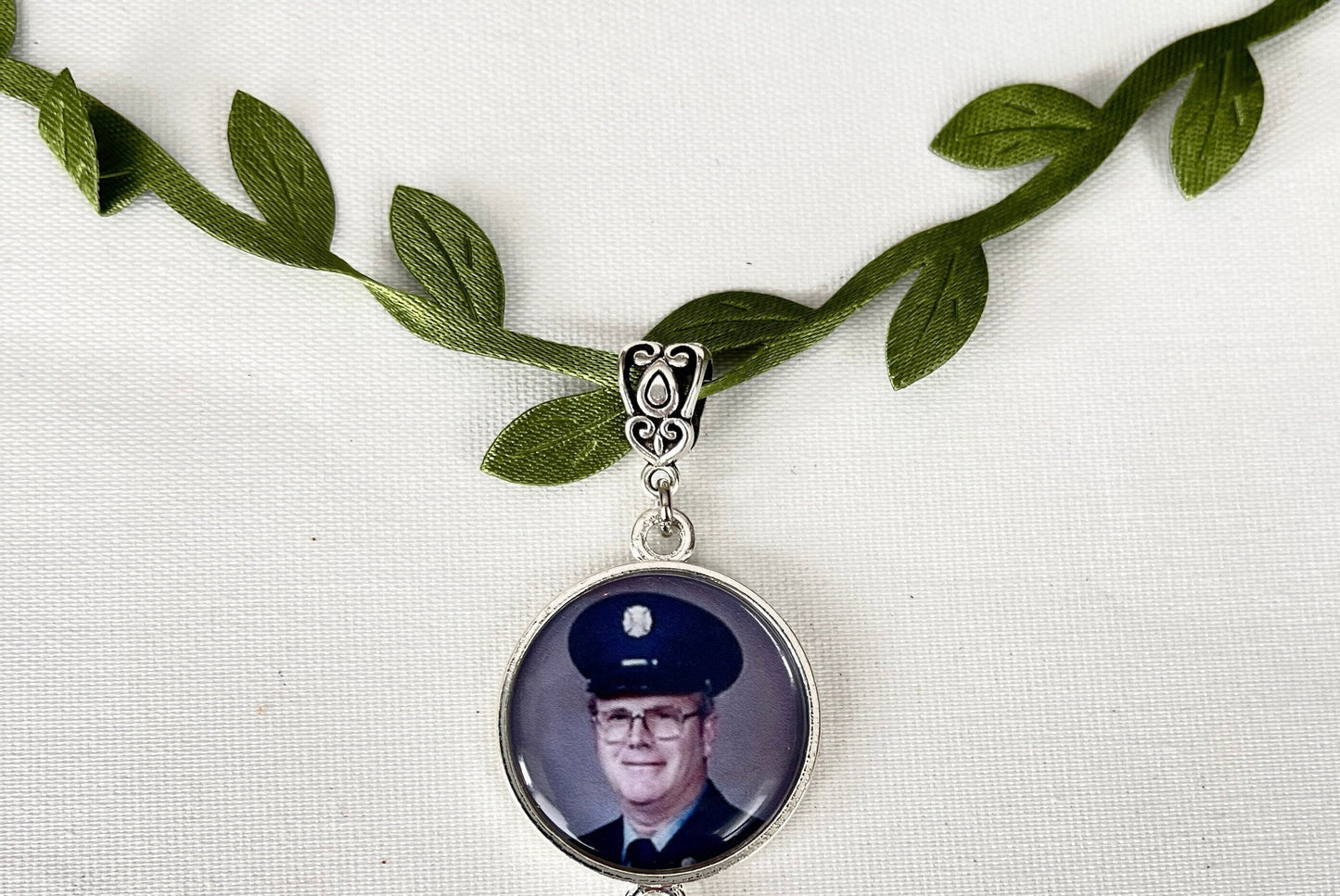 Bridal Bouquet photo charm dangle - in Memory picture of Dad Bridal Shower Gift includes vine ribbon choose small or large