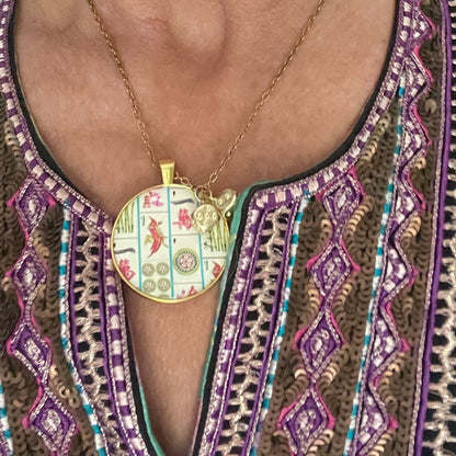 mahjong necklace in gold crack dot bam