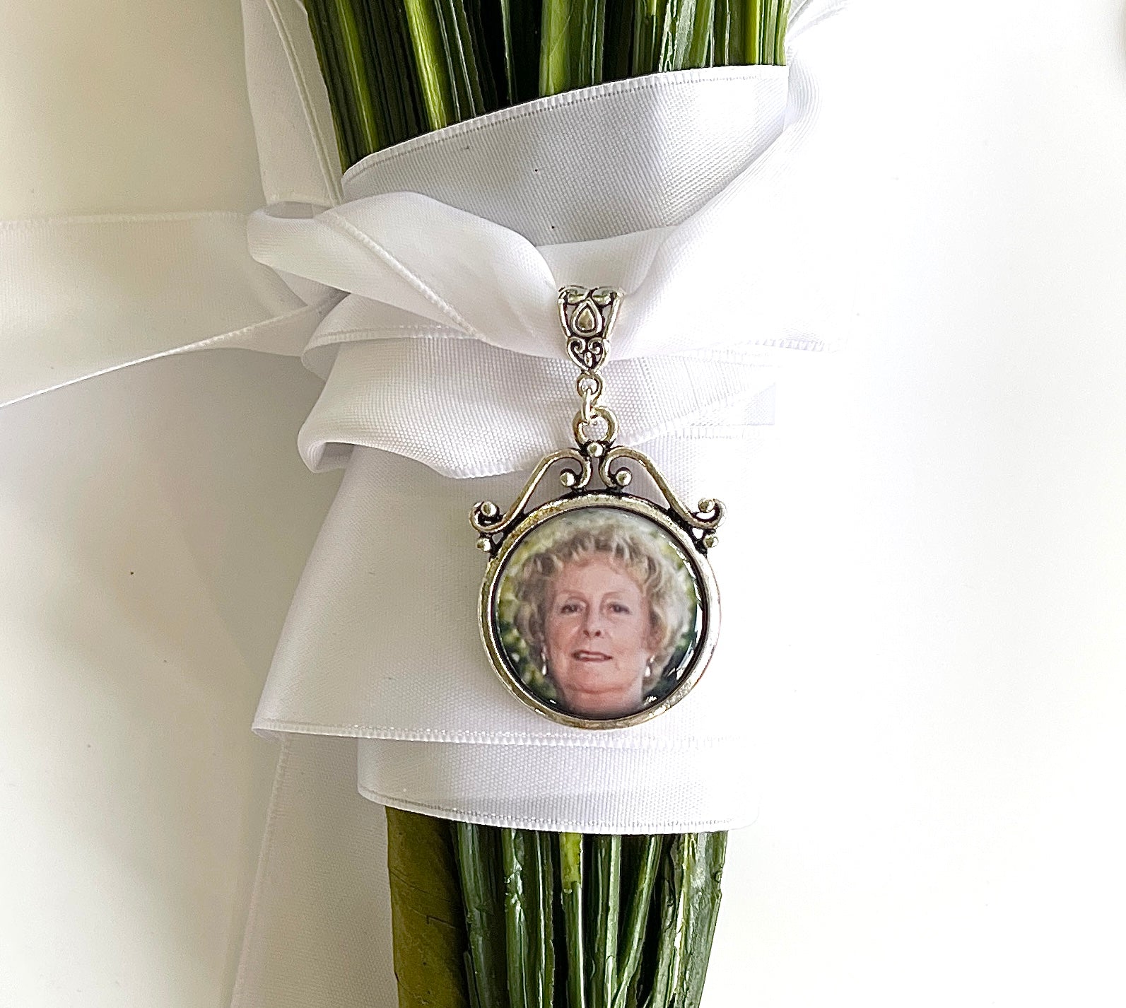 Wedding Bouquet Charm Walk Me Down Aisle Daddy White Blue Memorial Jewel Photo Frame